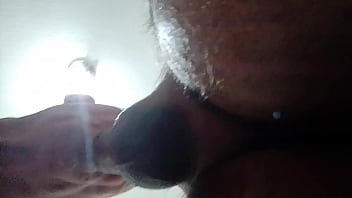 Preview 4 of Kissing Her Pussy - Mamando o amigo