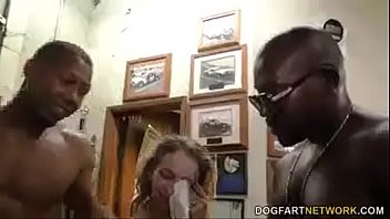 Preview 4 of Gaydar - Safada no gangbang
