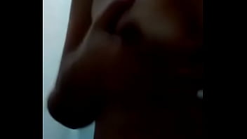 Preview 2 of Fast Spam Man Girl Fuking - Masturbandome Sola en el ba&ntilde_o (parte 1)