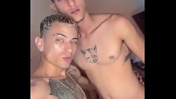 Preview 1 of Fists Twins - Nas ativas com thiagokelton ! Cuida Cachorrada!