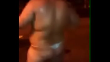 Preview 2 of Xnxx Photos Hd American - hombre gordo bailnando en hilo humor brazil brasil