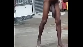 Preview 2 of Mastrubation Mum - Andando pelado na rua