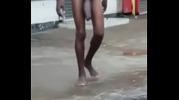 Preview 1 of Mastrubation Mum - Andando pelado na rua