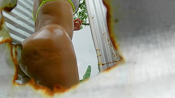 Preview 3 of Asaian Pussy Toyed - Chica bronceada y culona captada en cabina