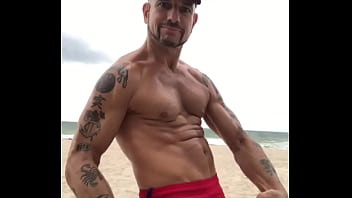 Preview 3 of Vald Selfy - FLEXING AT BEACH