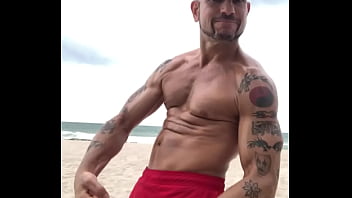 Preview 2 of Mek Up Gaun - FLEXING AT THE BEACH
