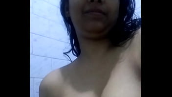 Preview 4 of Blowjob Plage Beach - South Indian MILF in a black bra stripping in the shower