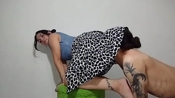 Preview 2 of Kimmie Khan - VECINA QUE PENA SERA QUE ME PUEDES HACER UN FAVOR DE ANDAR CONMIGO ? tengo muchas ganas de follarla para siempre - sub espanol