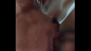Preview 2 of Free Porn Thin Girl - Botei o Moz&atilde_o pra mamar meu pau