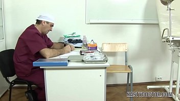 Preview 1 of Vergin Hard Fuck - Joanna Spreads Her Legs at the Doctor&#039_s