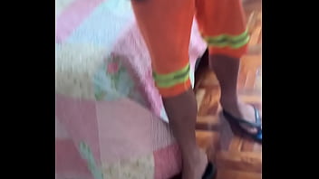 Preview 1 of Bokop Mom - GARI GOSTOSO FICAVA COM O PAU MARCANDO NO UNIFORME,  OFERECI UMA GRANA E O PUTO VEIO ENCHER MEU CU DE PORRA. - FREE