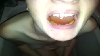 Preview 2 of Memek Perawan Pevah Keluar Darah - wife piss drinker