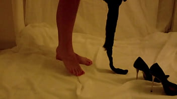 Preview 1 of Shave Moms Vagina - IMAG0101.AVI