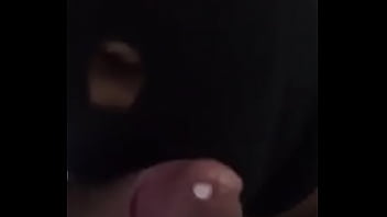 Preview 3 of Putas Do Skwanzas - Mascarado mamando (sem som)