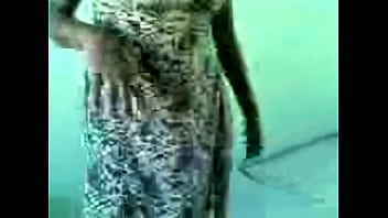 Preview 1 of Exttrasmall - tamil girl change dress