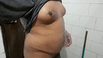 Preview 3 of Brazzers Hd Oil - Taking Bath.....