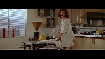 Preview 2 of Xnxn Xlx - Julianne Moore in Short Cuts (1993)
