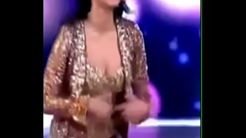 Preview 2 of Doge Baba - shruthihassan boobs dance show TAMIL GILMA VIDEOS