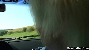 Preview 1 of Working Aunty - Fucking 80 years old granny roadside