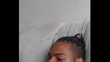 Preview 1 of Police Sex Video Downloadhd - PRETO BATENDO UMA PUNHETA NO SOFA