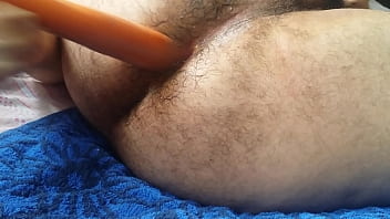 Preview 2 of Small Possy Xxx - na falta de uma rola me divirto com a cenoura