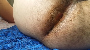 Preview 4 of Small Possy Xxx - na falta de uma rola me divirto com a cenoura