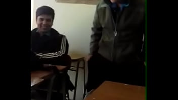 Preview 1 of Dcdwwrlur - Gordo bailando por una buena verga
