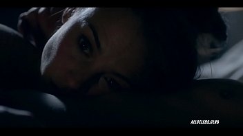 Preview 4 of Piss Spiele - Ingrid Rubio and Leonor Watling - Pulsaciones - S01E03