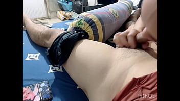 Preview 3 of Klli Bur - C&ocirc_ d&igrave_ phục vụ anh chồng phụt tinh