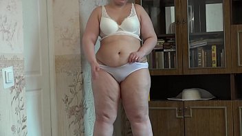 Preview 1 of Cewek China Sex - Fat girl masturbates her pussy bottle
