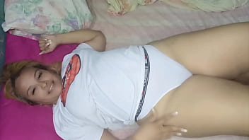 Preview 1 of Call Girl Chudai - Mi hijastro me mira mientras me toco y luego me folla