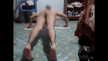 Preview 2 of Escorts Crtstal Meth - Haciendo lagartijas Desnudo