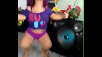 Preview 1 of Queen Ofpuke - An&atilde_zinha Gostosa  01