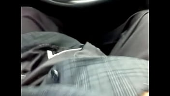 Preview 3 of Xxxbf Inhindi - Carro: Punhetando e bebendo leitinho no transito