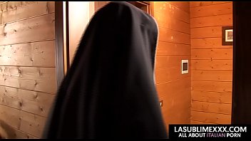Preview 2 of Animal Sex With Woman Porn - Film: Clausura part 1