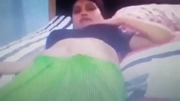 Preview 2 of Mom Jerking Maid - আপুর দুদু কত্তবড়