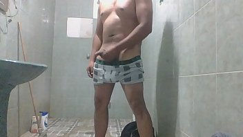 Preview 1 of Black On White Shemale Sex - En la ducha