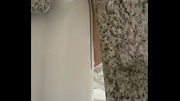 Preview 1 of Krina Lee - banheirao 2