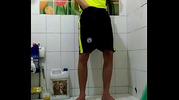 Preview 4 of Pakistani Ass Oil - Boy hư t&egrave_ ra quần r&ugrave_i s&oacute_c lọ sau khi đ&aacute_ về