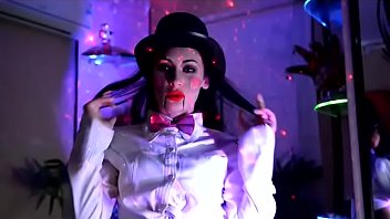 Preview 4 of Cutee Young Girl - BonitLIVE Halloween dance.