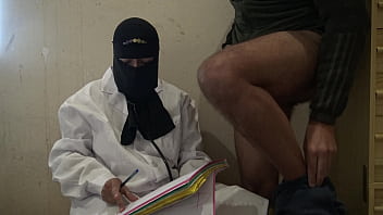 Preview 4 of Wwwpussy15 Com - Egyptian female doctor gives handjob to one of her muslim patients