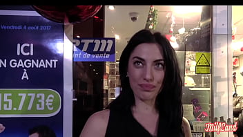 Preview 2 of Vdeo Por No Grtis Com Meninas - Sabrina,  italienne de 30ans,  &agrave_ la libido explosive Part 1