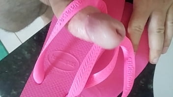 Preview 1 of Bbw And Skinny Teens - havaianas maravilha parte 2