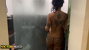 Preview 1 of 4k Indian Pussy - tomando banho com minha amiga chupei a buceta dela