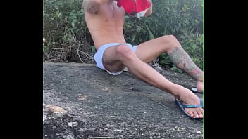 Preview 1 of Feminine Sexy - Cruising nas praias do Brasil
