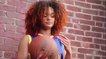 Preview 2 of Kakek Ngentot Gadis - achonti shanise is a golden state fan