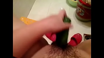 Preview 4 of Frauen Scene 3 Peep Show - trim.1E4FB9A3-E738-4E55-957C-B7D912708DE0.MOV
