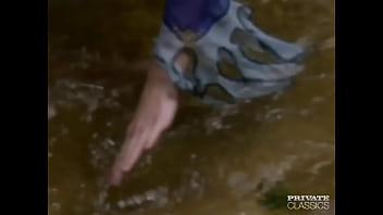 Preview 1 of Heeljob Tube - Wild Anal at the Lagoon with Hannah Turlington