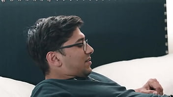 Preview 4 of Liltle Boy Sex Mom - solo follame por favor. sub espa&ntilde_ol. ver completo en: tvi.la/EgKIilo
