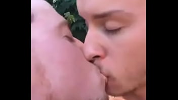 Preview 4 of Film Cetita - These two gay are kissing hard